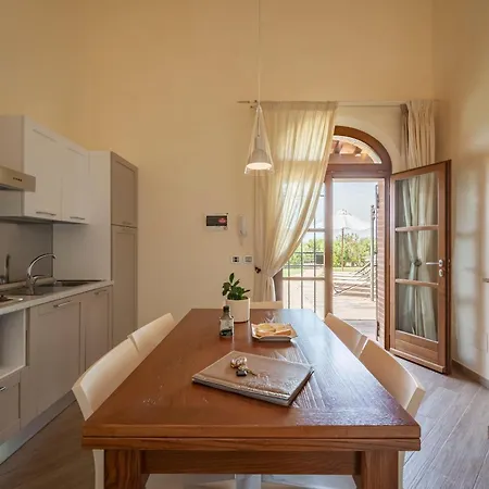 Podere Vignanova & فندق مبيت وإفطار 4*