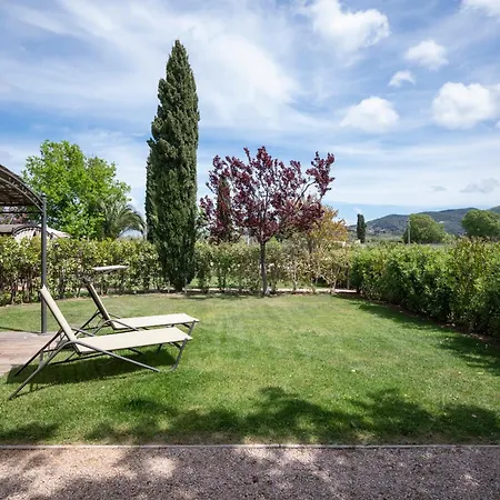 Podere Vignanova & فندق مبيت وإفطار 4*