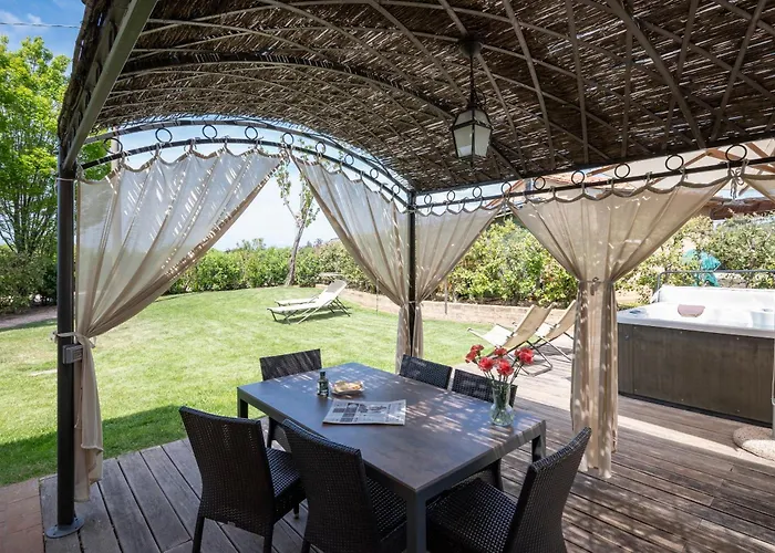 住宿加早餐酒店 Podere Vignanova & 卡斯塔涅托卡尔杜奇