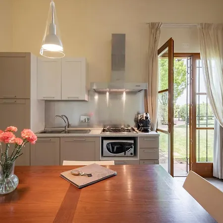 Podere Vignanova & Bed and Breakfast 4*