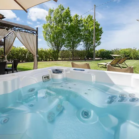 Bed and Breakfast Podere Vignanova & 4*