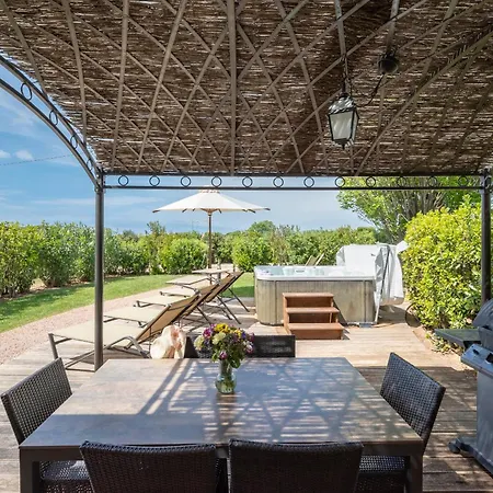 Podere Vignanova & Bed and Breakfast