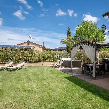 Podere Vignanova & Bed and Breakfast