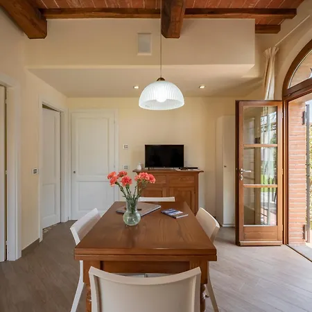 Bed and Breakfast Podere Vignanova & 4*